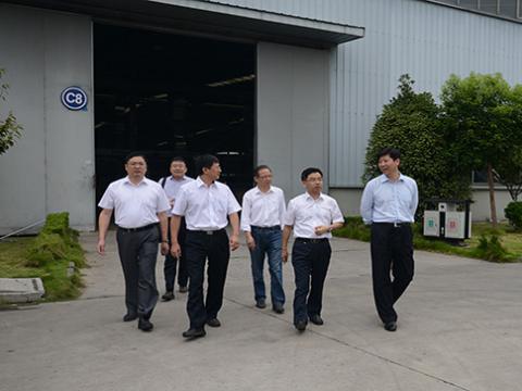 国家认监委向导一行到龙8头号玩家母线调研